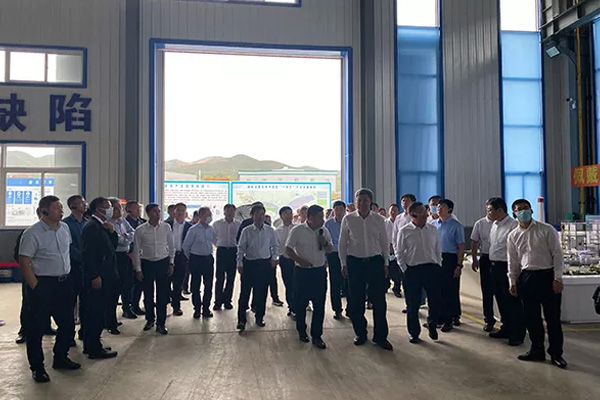 內(nèi)蒙古自治區(qū)黨委常委、通遼市委書記孟憲東攜考察團到一諾環(huán)境考察指導(dǎo)
